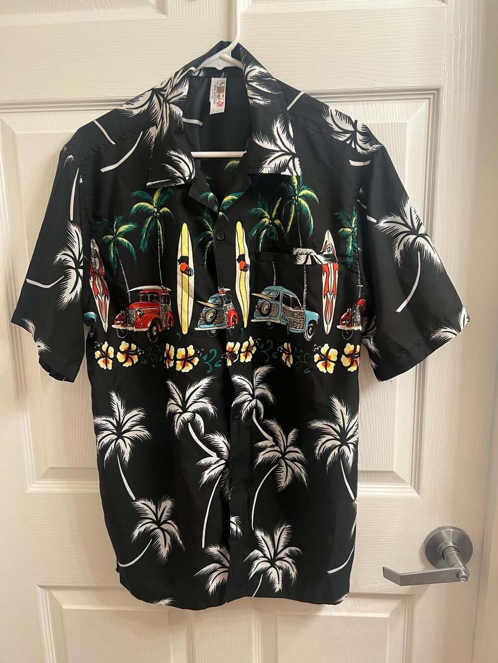 India Boutique Surf Car Hawaiian Shirt Size M Black Floral